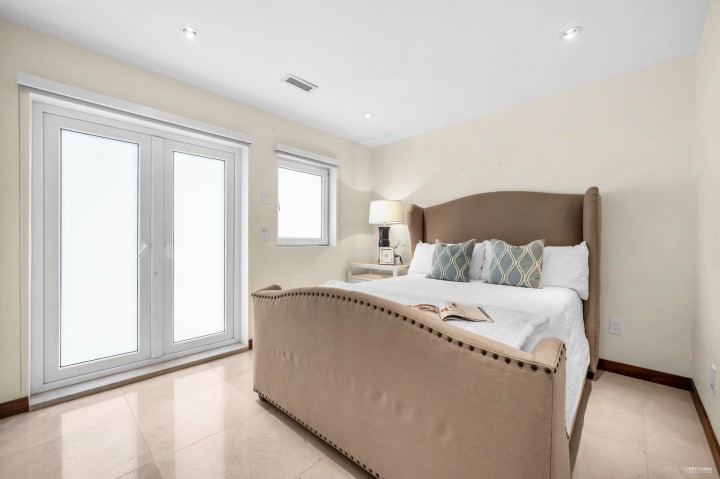 Photo 27 at 518 Ballantree Place, Glenmore, West Vancouver