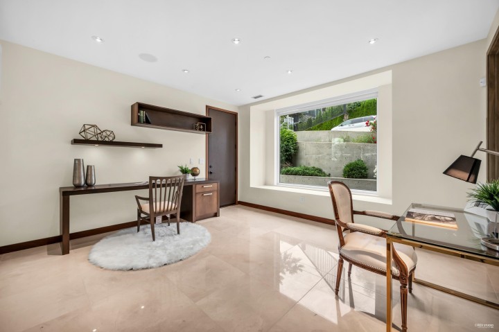 Photo 17 at 518 Ballantree Place, Glenmore, West Vancouver