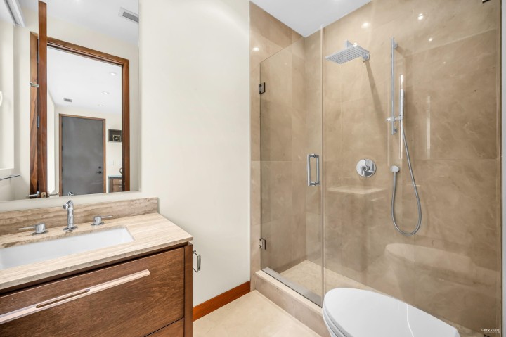 Photo 18 at 518 Ballantree Place, Glenmore, West Vancouver