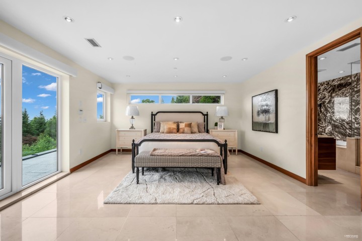 Photo 21 at 518 Ballantree Place, Glenmore, West Vancouver