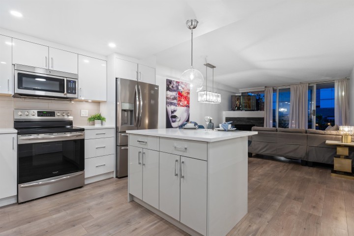 Photo 2 at 312 - 555 Abbott Street, Downtown VW, Vancouver West