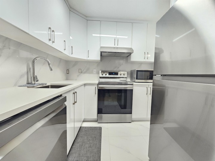 Photo 6 at 201 - 3680 Rae Avenue, Collingwood VE, Vancouver East