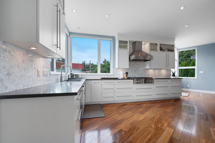 Photo 4 at 2005 Larson Road, Central Lonsdale, North Vancouver