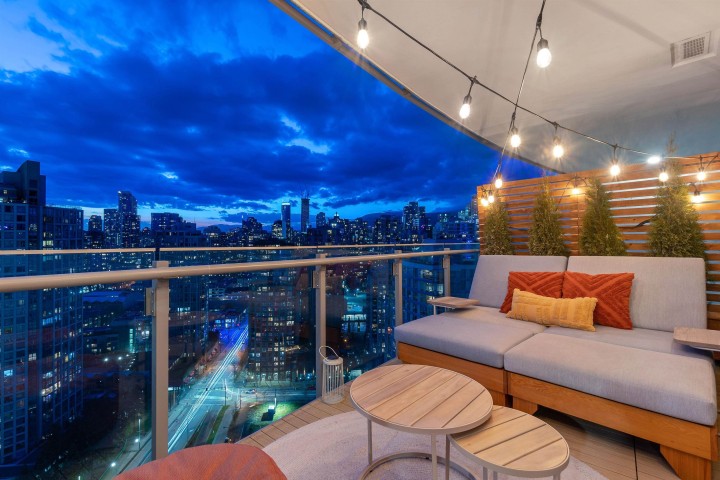 Photo 37 at 2820 - 89 Nelson Street, Yaletown, Vancouver West