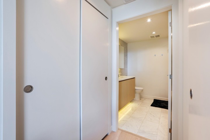 Photo 11 at 2820 - 89 Nelson Street, Yaletown, Vancouver West