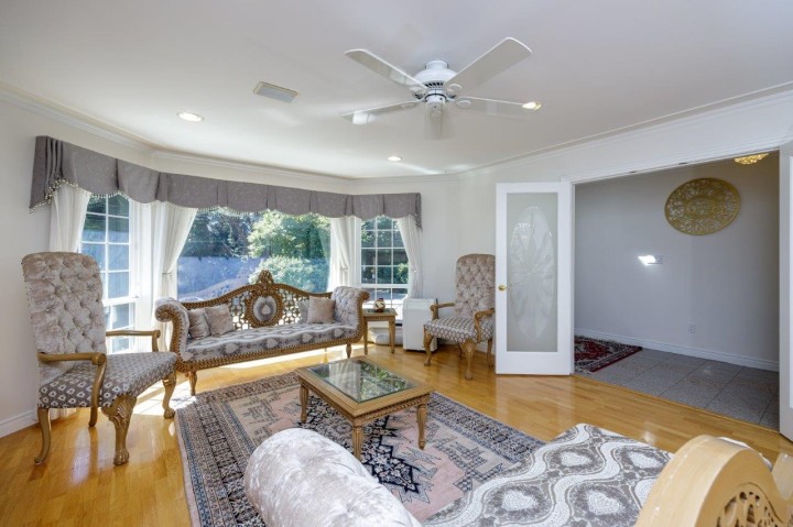 Photo 4 at 1224 E 14th Street, Westlynn, North Vancouver