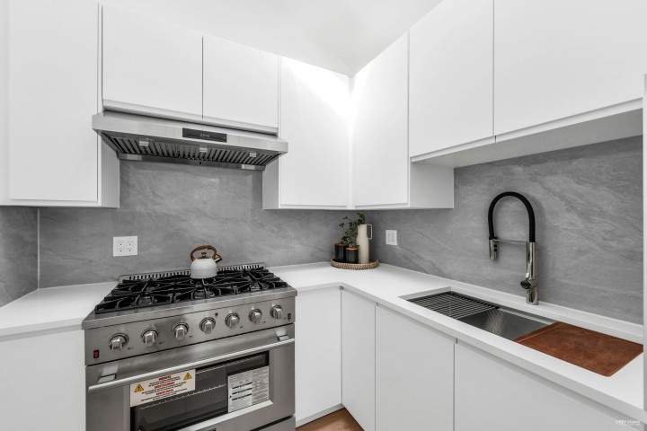 Photo 9 at 1748 W 68th Avenue, S.W. Marine, Vancouver West