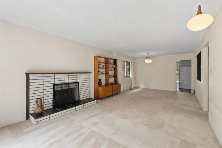 Photo 6 at 4427 W 6th Avenue, Point Grey, Vancouver West