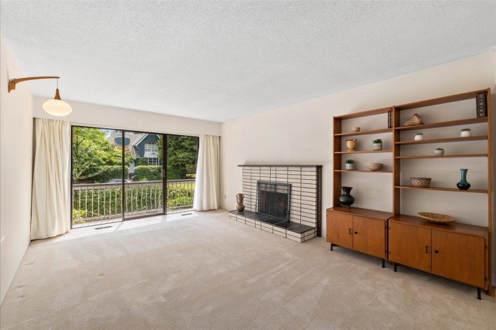 Photo 5 at 4427 W 6th Avenue, Point Grey, Vancouver West