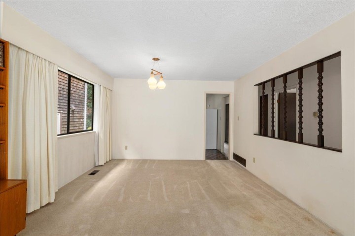 Photo 10 at 4427 W 6th Avenue, Point Grey, Vancouver West