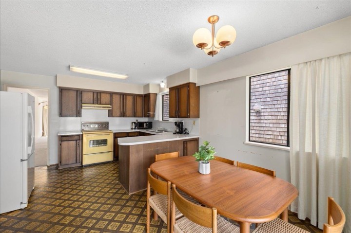 Photo 11 at 4427 W 6th Avenue, Point Grey, Vancouver West