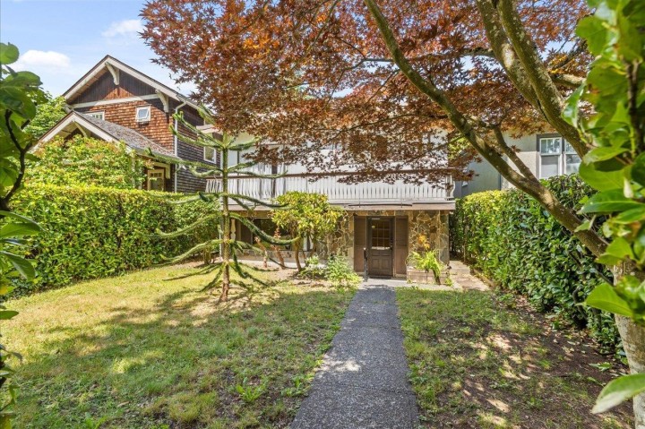 Photo 4 at 4427 W 6th Avenue, Point Grey, Vancouver West