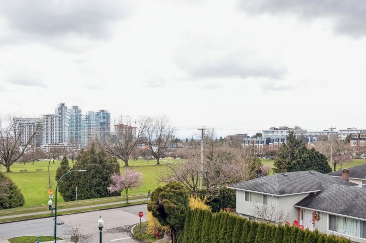 Photo 13 at 405 - 389 W 59th Avenue, South Cambie, Vancouver West