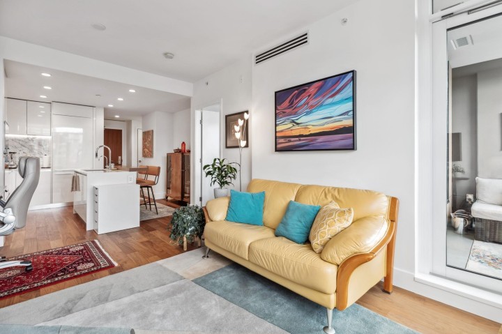 Photo 7 at 405 - 389 W 59th Avenue, South Cambie, Vancouver West