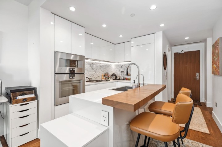 Photo 8 at 405 - 389 W 59th Avenue, South Cambie, Vancouver West