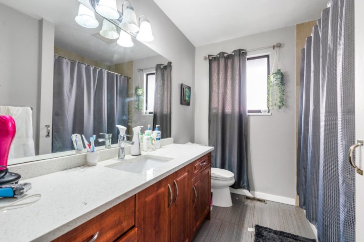 Photo 12 at 3003 Sunnyhurst Road, Lynn Valley, North Vancouver