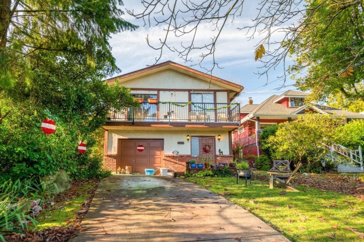 Photo 22 at 3003 Sunnyhurst Road, Lynn Valley, North Vancouver