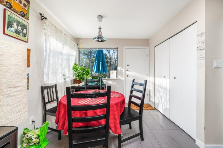 Photo 7 at 3003 Sunnyhurst Road, Lynn Valley, North Vancouver