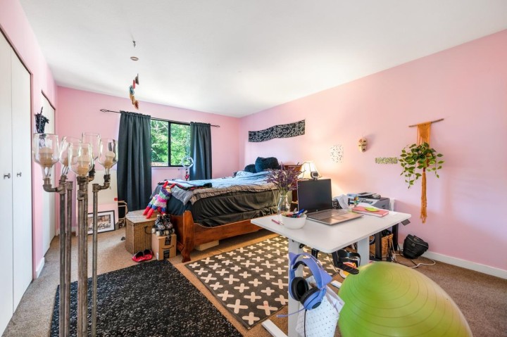 Photo 9 at 3003 Sunnyhurst Road, Lynn Valley, North Vancouver