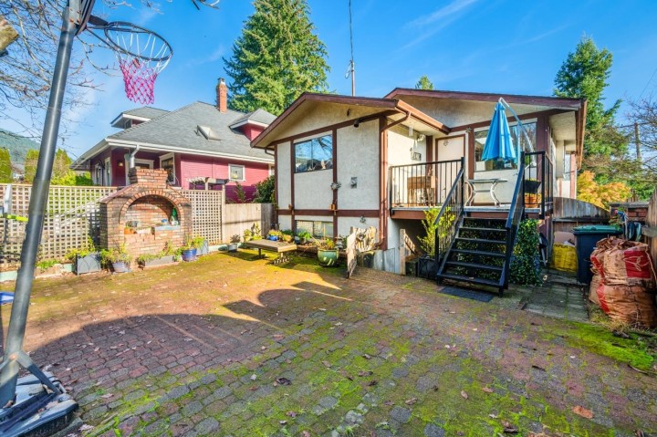 Photo 24 at 3003 Sunnyhurst Road, Lynn Valley, North Vancouver