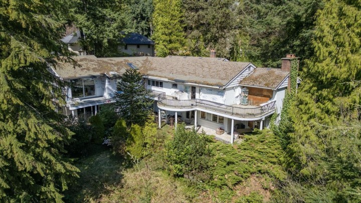 Photo 2 at 764 Eyremount Drive, British Properties, West Vancouver