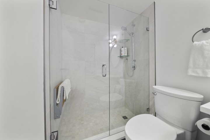 Photo 23 at 605 - 1930 Marine Drive, Ambleside, West Vancouver