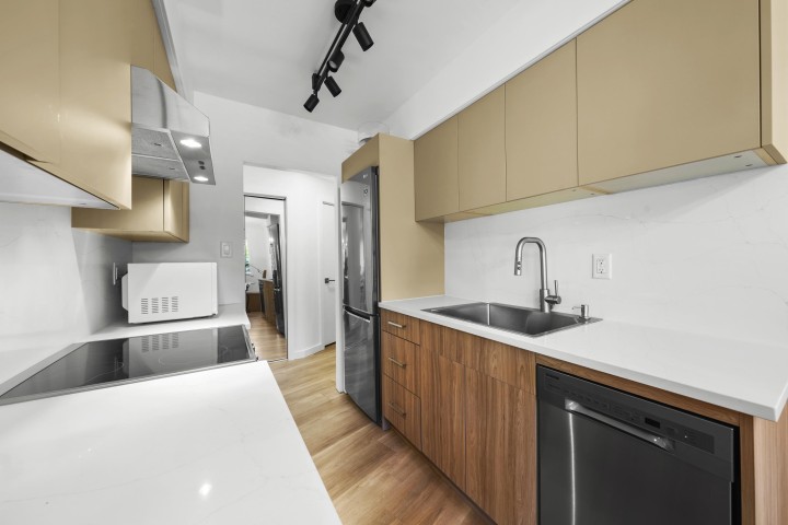 Photo 17 at 605 - 1930 Marine Drive, Ambleside, West Vancouver