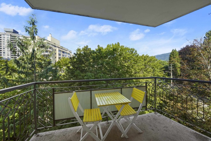 Photo 12 at 605 - 1930 Marine Drive, Ambleside, West Vancouver