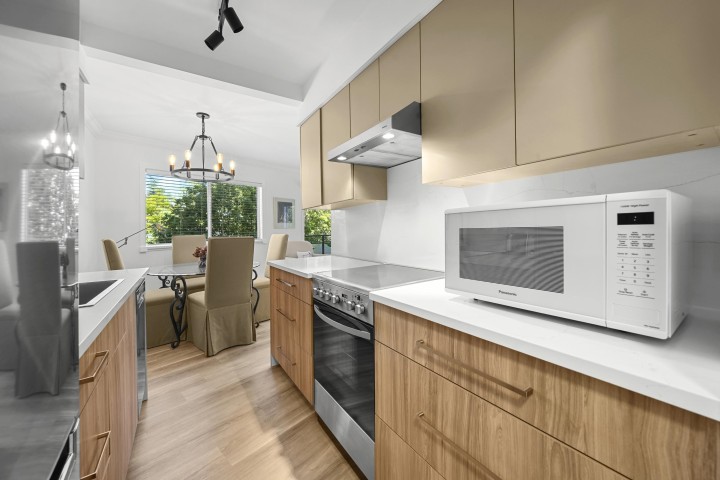 Photo 18 at 605 - 1930 Marine Drive, Ambleside, West Vancouver