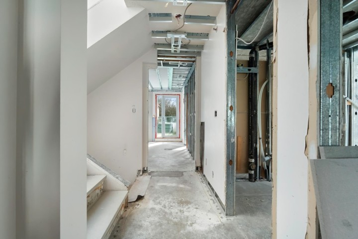 Photo 9 at 348 Taylor Way, Park Royal, West Vancouver