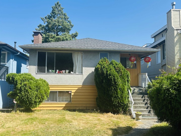 Photo 1 at 2887 W 24th Avenue, Arbutus, Vancouver West