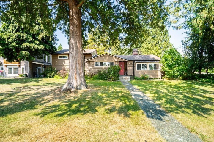 Photo 1 at 894 E 13th Street, Boulevard, North Vancouver