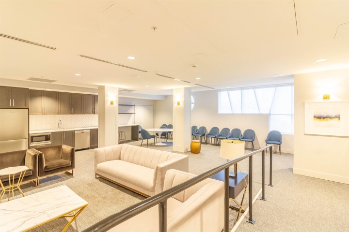 Photo 13 at 302 - 2435 Kingsway, Collingwood VE, Vancouver East