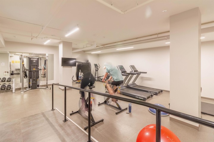 Photo 16 at 302 - 2435 Kingsway, Collingwood VE, Vancouver East