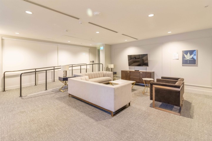 Photo 14 at 302 - 2435 Kingsway, Collingwood VE, Vancouver East