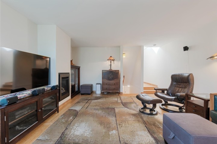 Photo 16 at 2217 Oak Street, Fairview VW, Vancouver West