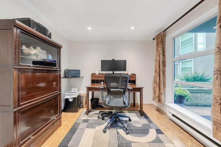 Photo 9 at 2217 Oak Street, Fairview VW, Vancouver West