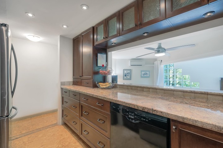 Photo 4 at 2217 Oak Street, Fairview VW, Vancouver West