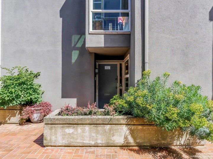 Photo 25 at 2217 Oak Street, Fairview VW, Vancouver West