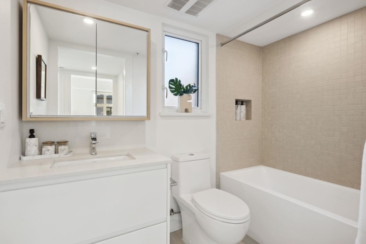 Photo 8 at 242 - 1014 W 47th Avenue, South Granville, Vancouver West