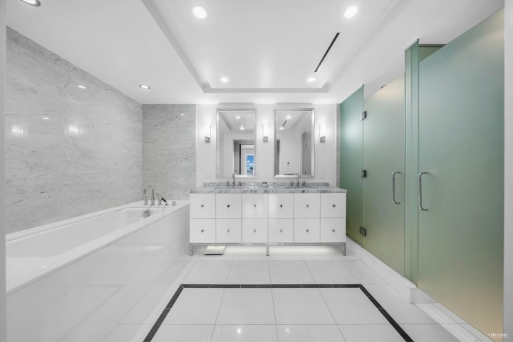 Photo 20 at 2405 - 667 Howe Street, Downtown VW, Vancouver West