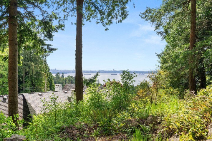 Photo 28 at 4780 Estevan Place, Caulfeild, West Vancouver