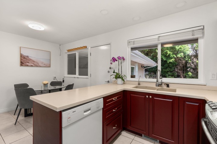 Photo 10 at 4780 Estevan Place, Caulfeild, West Vancouver