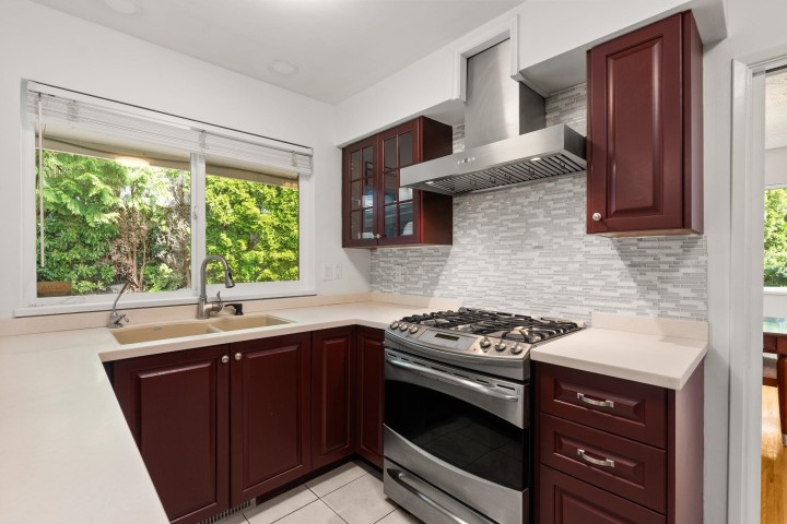 Photo 8 at 4780 Estevan Place, Caulfeild, West Vancouver