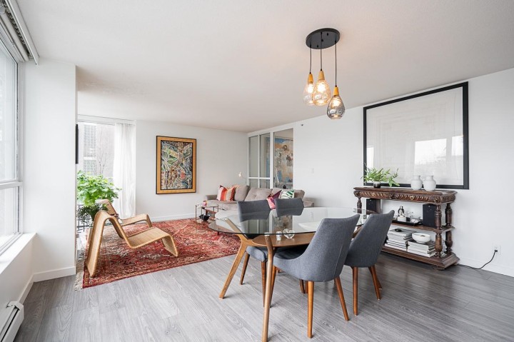 Photo 3 at 302 - 1228 Marinaside Crescent, Yaletown, Vancouver West