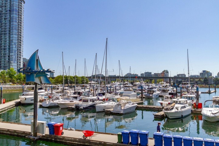 Photo 28 at 302 - 1228 Marinaside Crescent, Yaletown, Vancouver West