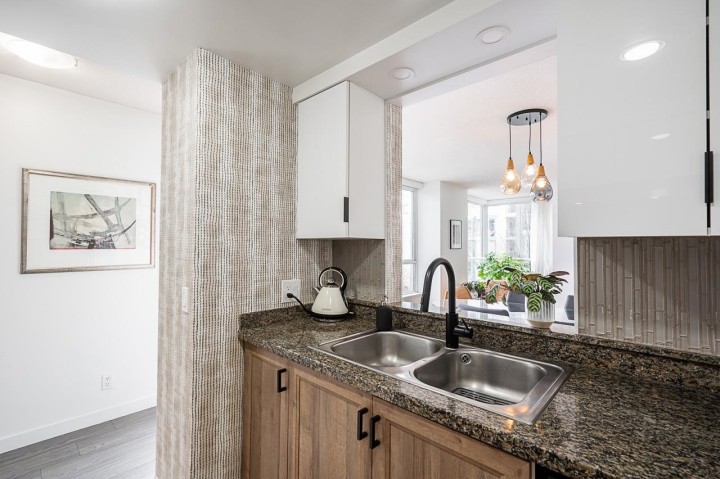 Photo 18 at 302 - 1228 Marinaside Crescent, Yaletown, Vancouver West