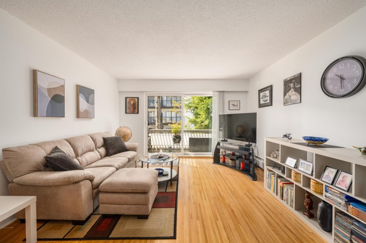 Photo 3 at 113 - 135 W 21st Street, Central Lonsdale, North Vancouver