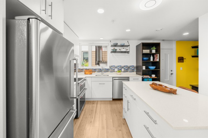 Photo 7 at TH5 - 2137 Chesterfield Avenue, Central Lonsdale, North Vancouver