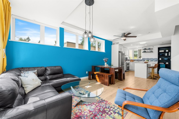 Photo 3 at TH5 - 2137 Chesterfield Avenue, Central Lonsdale, North Vancouver